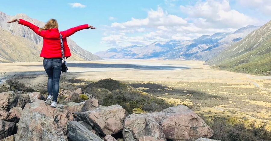 From Queenstown: Mt Cook & Tasman Glacier Viewpoint Day Tour - Kawarau Suspension Bridge, Roaring Meg, and the Gorge feeling