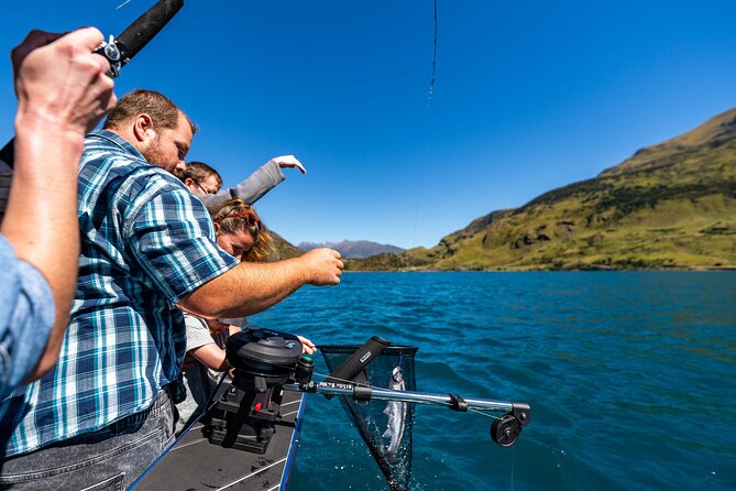 Lake Wakatipu Queenstown: 6 hour Fishing Adventure by Boat - The views are not a side quest