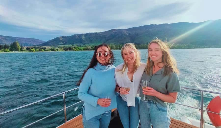 Lake Wanaka Happy Hour Cruise - The 1-Hour Happy Hour Flow: Drink, Cheese, and Lake Views