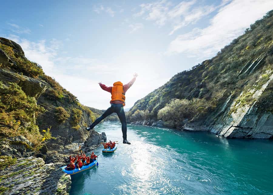 Queenstown: Kawarau River Rafting and Jet Boat Ride - The jet boat transfer: the fast, spinny ride that sets the mood