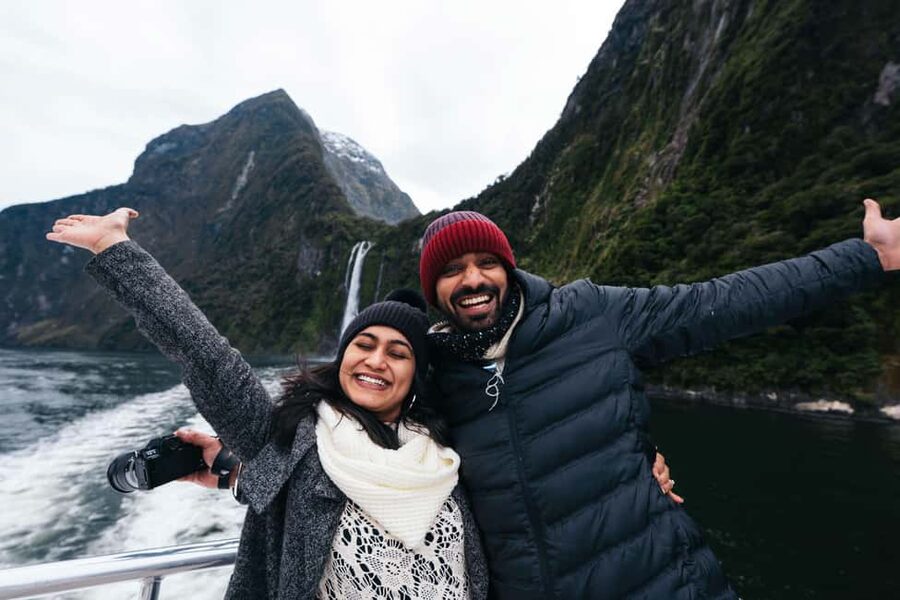 Queenstown: Milford Sound Coach & Cruise Full-Day Trip - Lunch, tea, and onboard purchases: what keeps you fueled