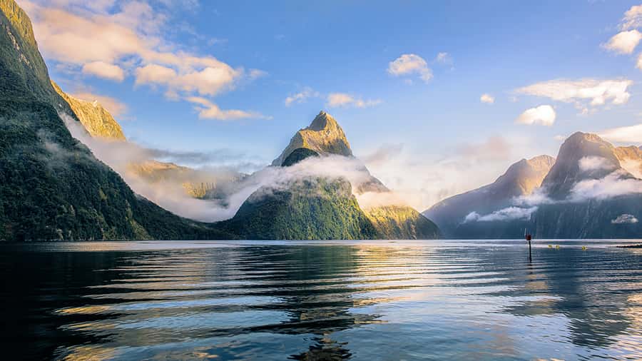 Queenstown: Milford Sound Small-Group Tour w Cruise & Lunch - Lake Wakatipu and the Devil’s Staircase: Your Scenic Warm-Up