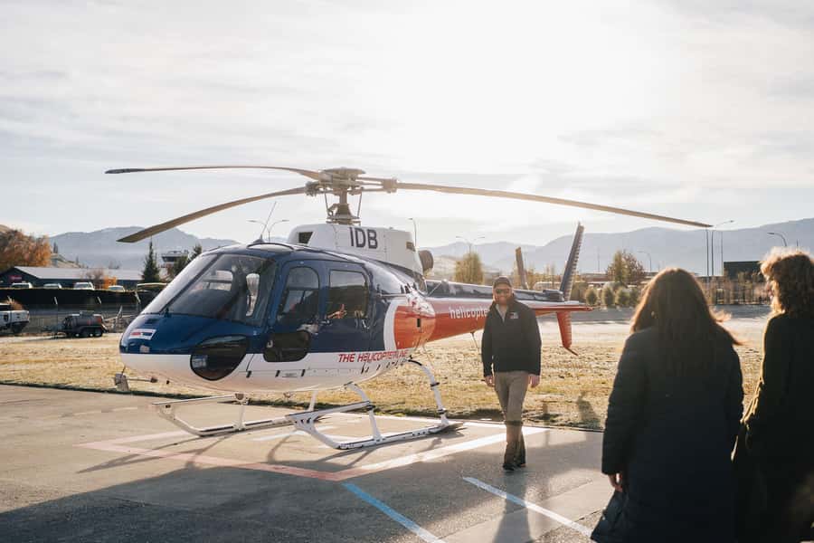 Queenstown: Pilot's Choice Helicopter Tour & Alpine Landing - Getting from your hotel to the helipad, without fuss