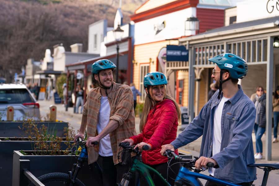 Queenstown: Self-Guided Bike Ride on the Arrow Bridges Trail - Arrow River and Kawarau River Trail: the scenery works even at a slow pace