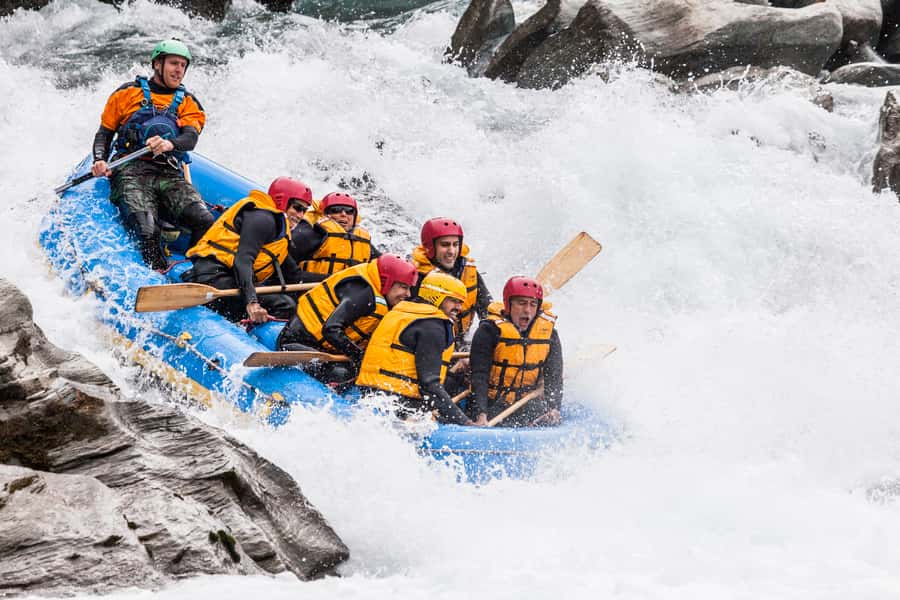 Queenstown: Shotover River Whitewater Rafting Trip - The 4-hour flow from Arthurs Point to the raft base