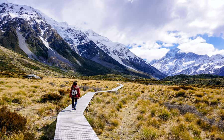 Queenstown: Small Group Mt Cook Day Tour - Mount Cook Village for 3.5 hours: hiking choices, viewpoints, and what you should prioritize