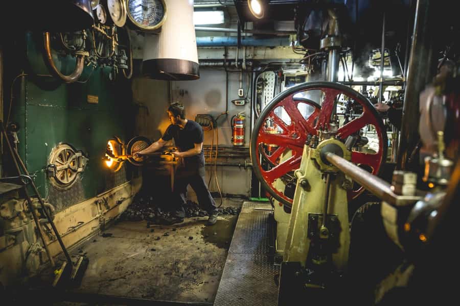 Queenstown: TSS Earnslaw Cruise of Lake Whakatipu - Exploring the Engine Room Without Rushing