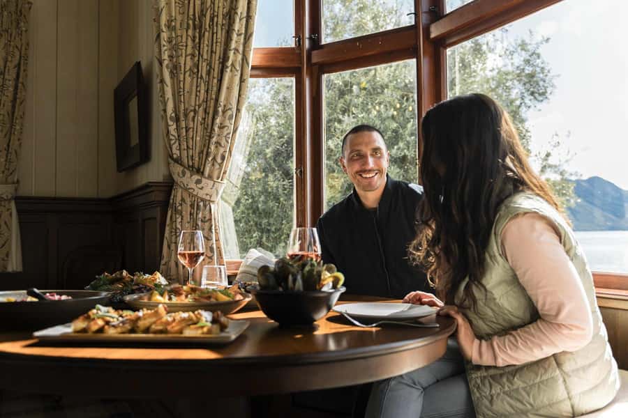 Queenstown: Walter Peak Gourmet BBQ & Lake Whakatipu Cruise - The Farm Show: Sheep Shearing and Farm Dog Demonstrations
