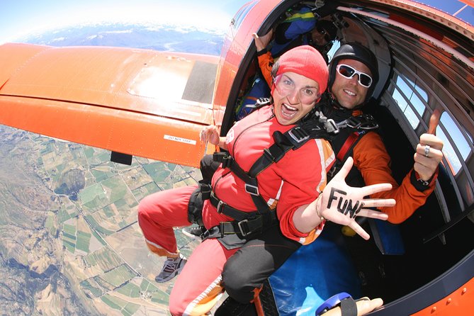 Skydive Wanaka - The 20-minute scenic flight: where the instructor helps you spot real landmarks