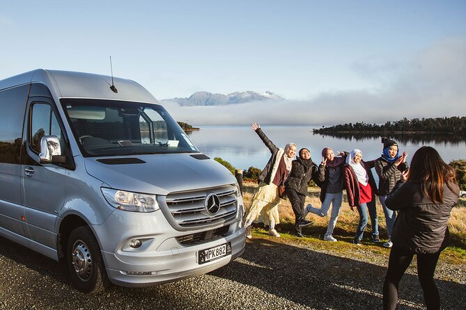 Small Group, Award Winning Milford Sound Day Experience & Cruise - Guide quality and small-group pacing (this is where the reviews land)