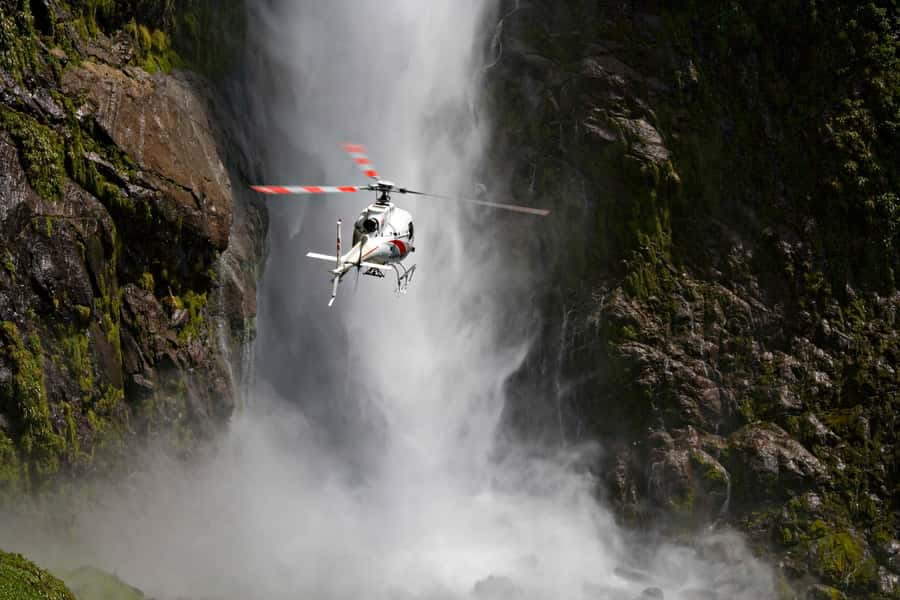 Te Anau: 30-Minute Fiordland National Park Scenic Flight - What you see from above: Kepler Track, alpine lakes, and Hidden Lakes