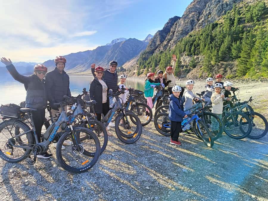 Wānaka And Hāwea: Trail Ride on Bike or E-Bike - The shuttle to Hāwea: your soft landing into the route